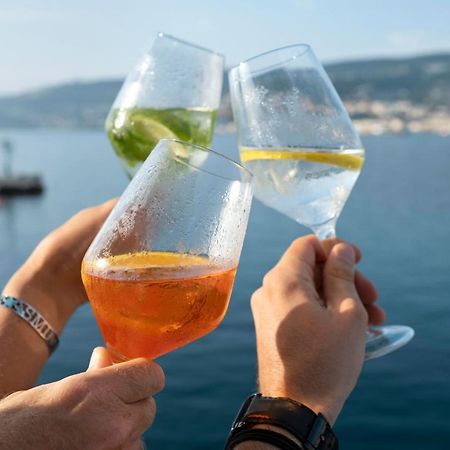 Bea Boat Charter Otel Menton Dış mekan fotoğraf
